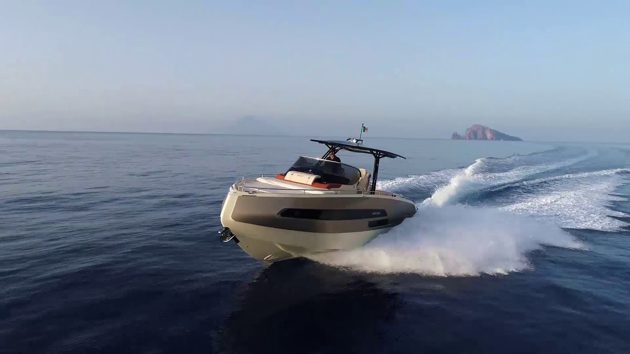 Invictus Yacht GT320