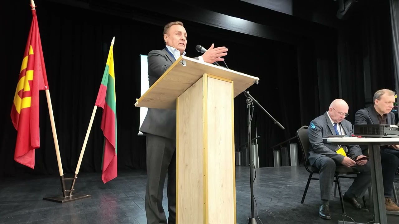 Tautos ir teisingumo partijos suvažiavimo dalyvius sveikina Petras Gražulis