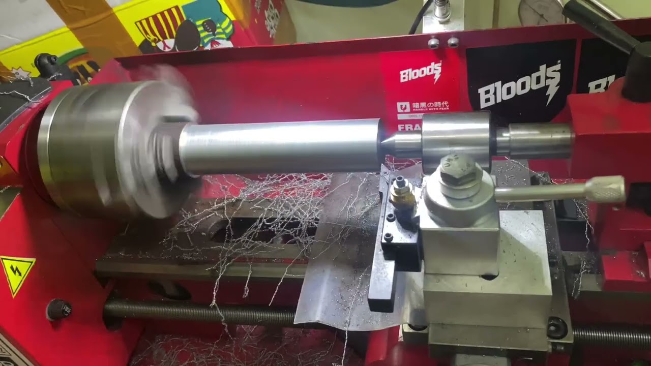 Mesin bubut mini- proses bubut besi