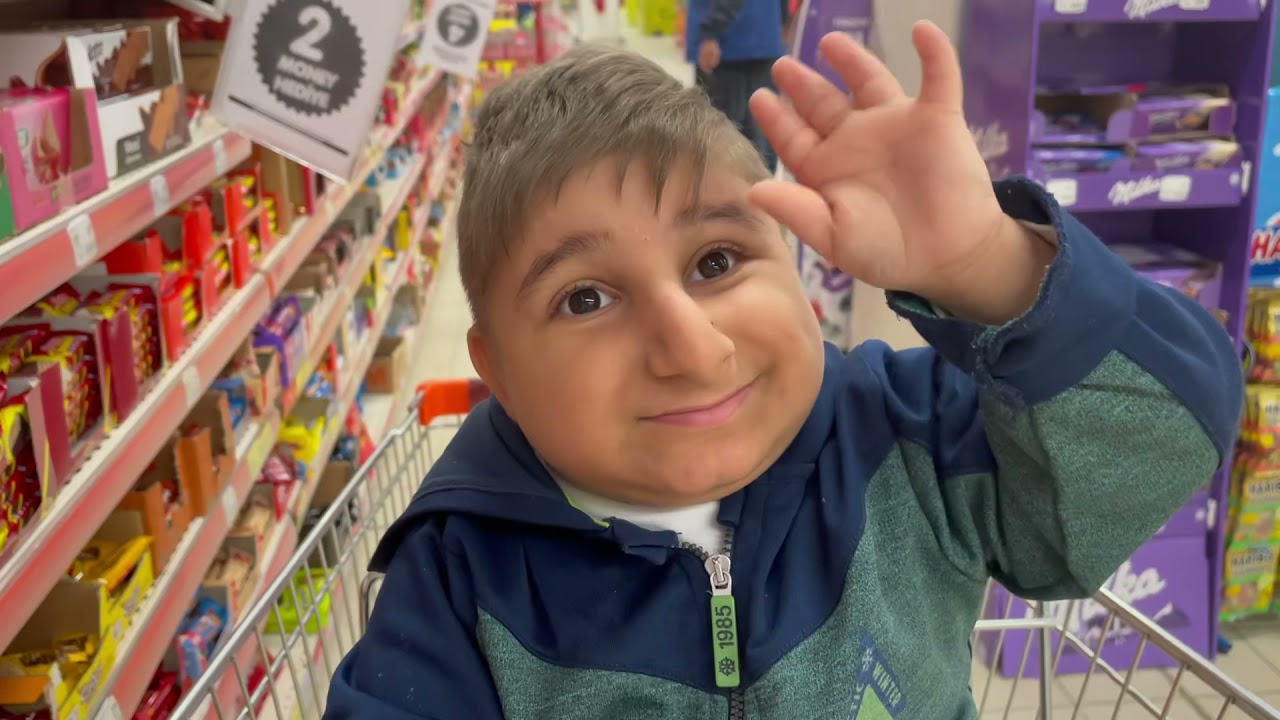 AVM’DE ALIŞVERİŞ YAPTIK ! ( Burak Araba Sürdü ) 😀