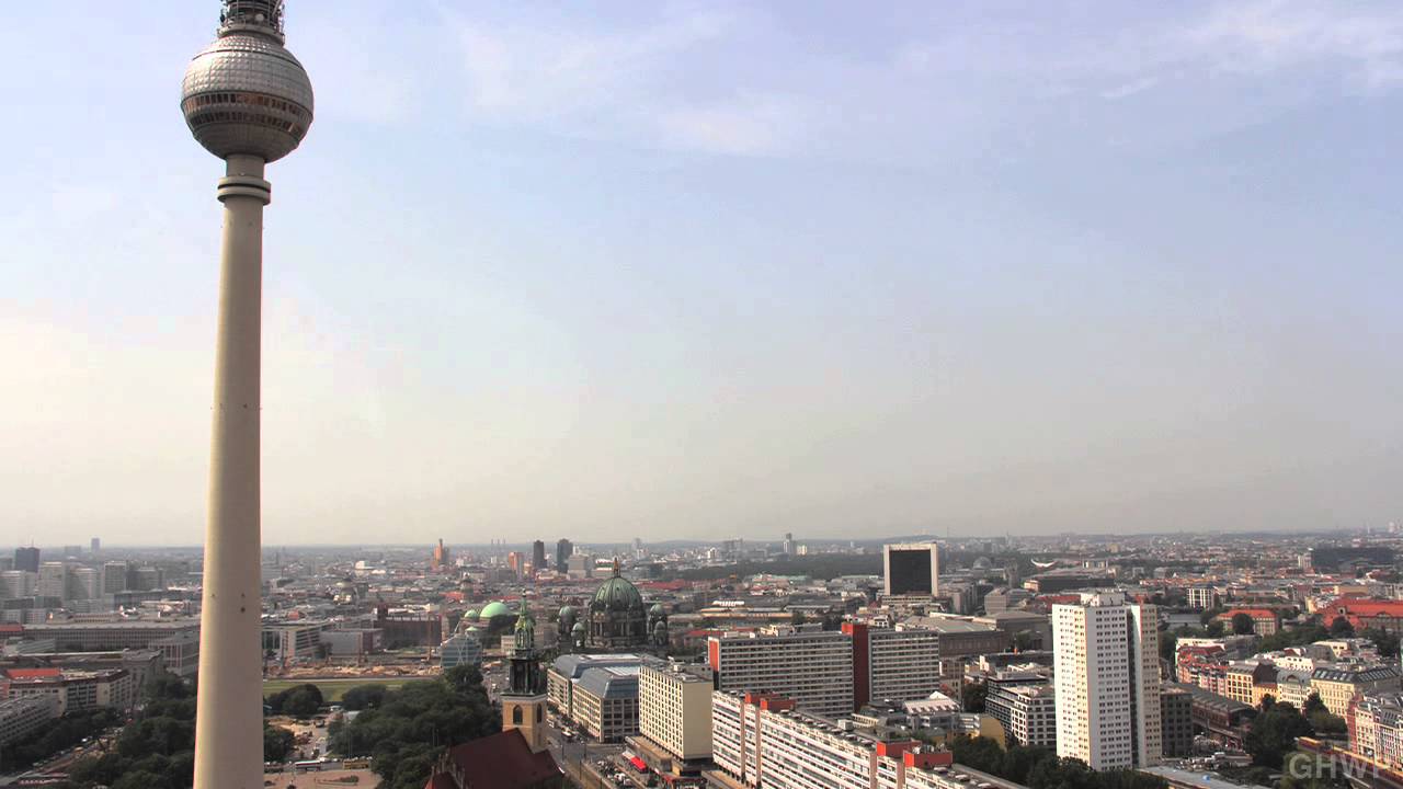 24-Hour Berlin Time Lapse - In A Berlin Minute (Week 121)