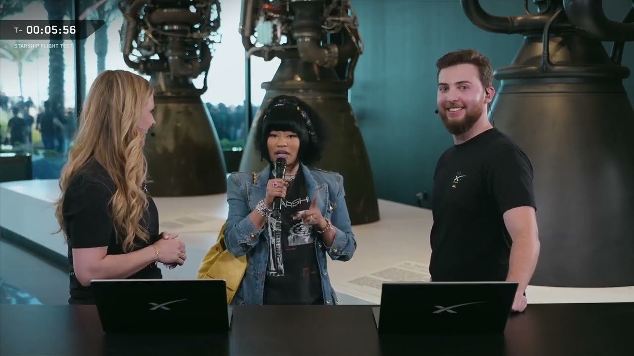 Ники Минаж на мероприятии по запуску ракеты Starship в X Spaces