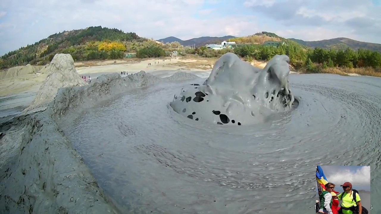Vulcanii Noroioși de la Berca sunt unul dintre cele mai spectaculoase fenomene naturale din România