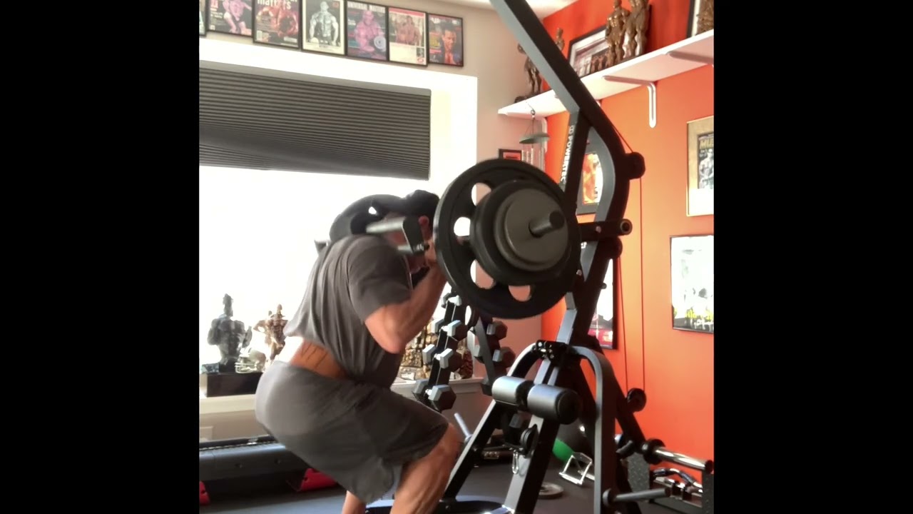 Squats on the POWERTEC