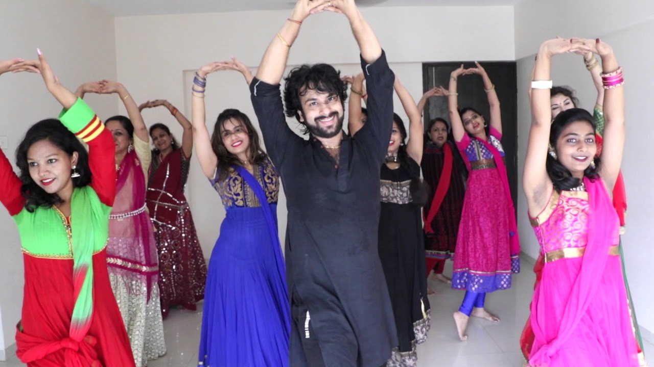 Mehendi Hai Rachnewali and Ghoomar (Mumbai workshop) 2017