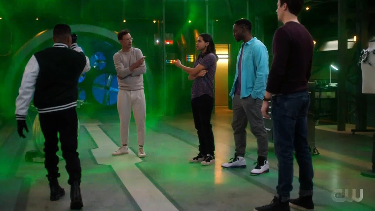 The Flash 7x09 Still Force visits Team Flash