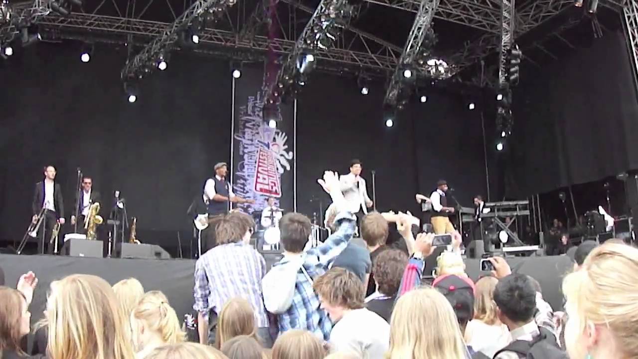 Ben L'oncle soul op bevrijdingsfestival Groningen 2011 Seven Nation Army