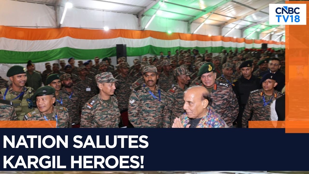 Kargil Vijay Divas | PM Modi, Rajnath Singh Pay Tribute To Heroes Of 1999 War | N18V