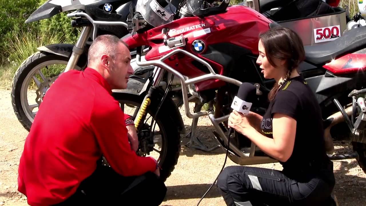 Motos Garage Tv: Alicia Sornosa nos presenta su BMW F700GS 