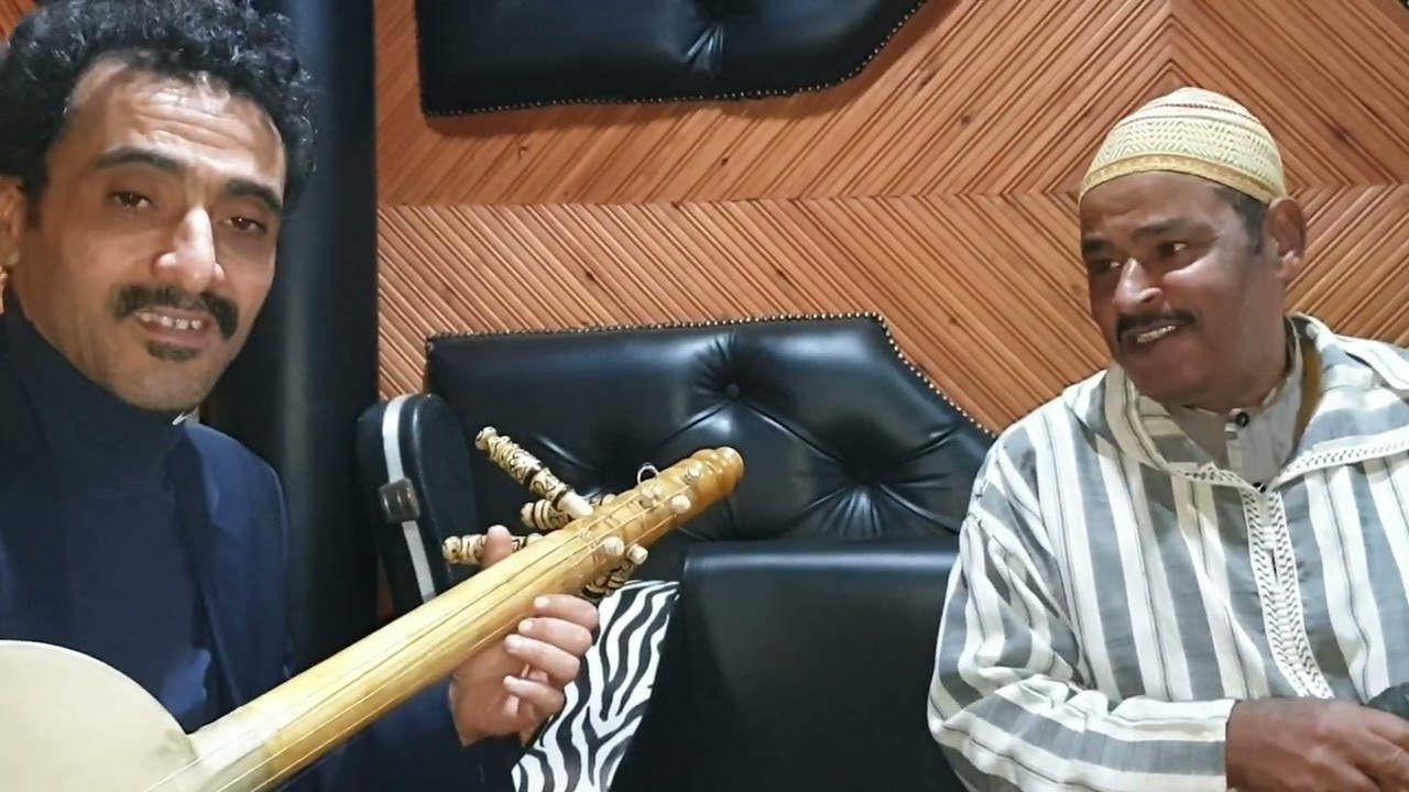 عدنا معكم ايها الجمهور العزيز مرة أخرى بجلسة موسيقية مع الفنان محمد اجديك