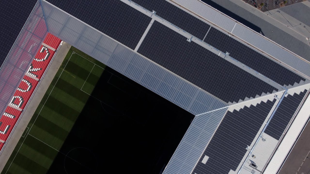 Mega-Solar-Anlage auf dem Europapark-Stadion ist fast fertig