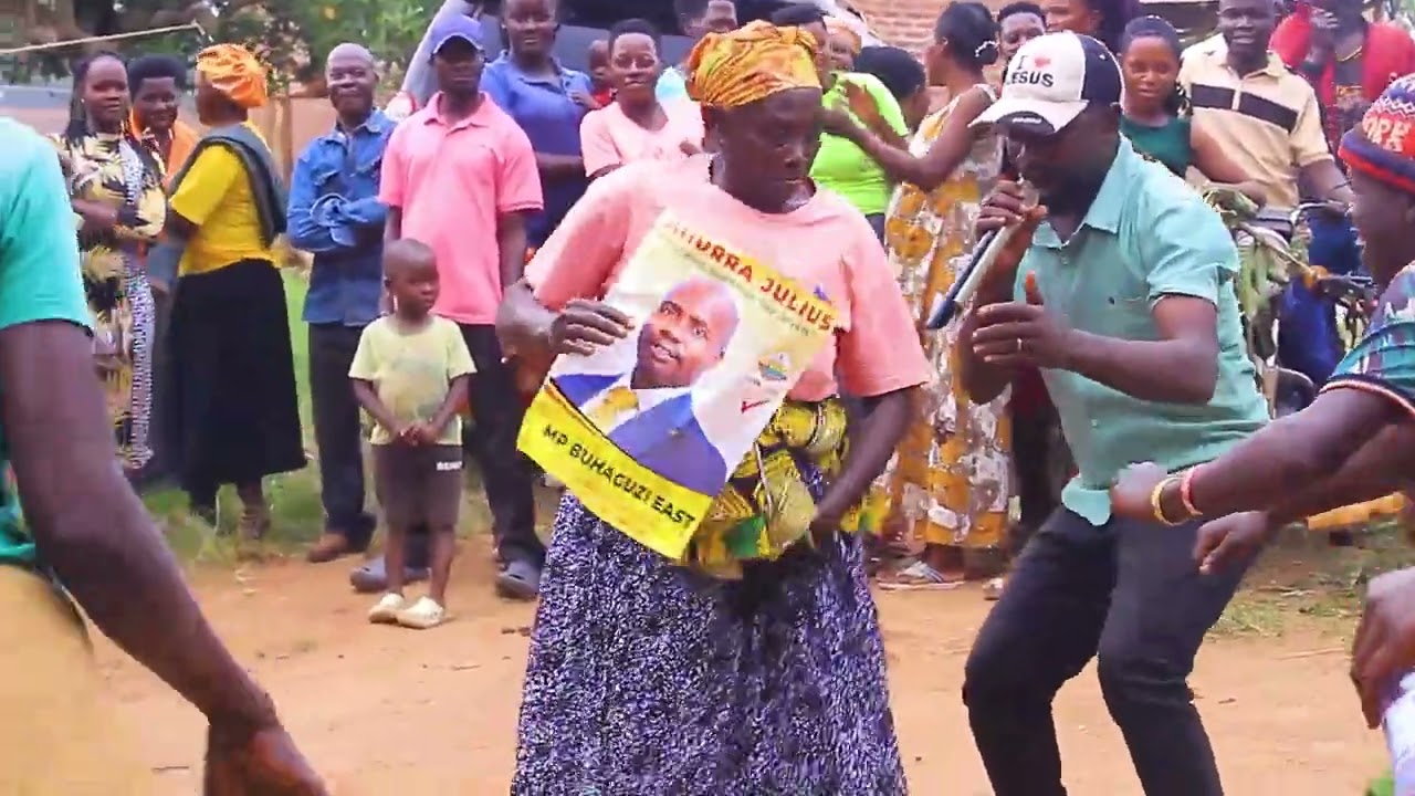 ENG AHUURA JULIUS... Robert Prince Field Song