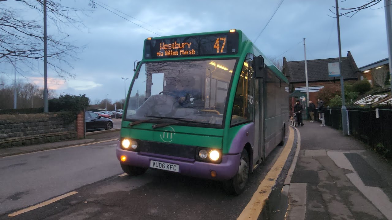 VU06KFC on the 47 into westbury train station on 27/2/26 with some mega thrash