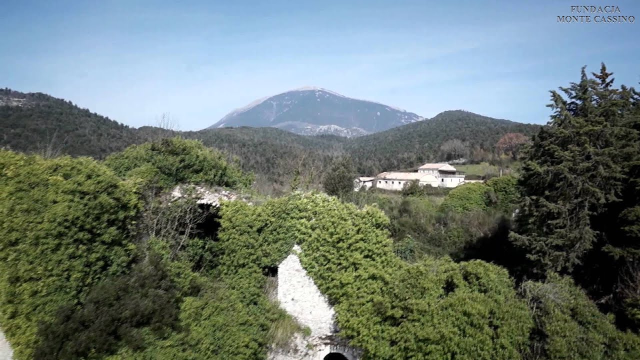 Mass Albaneta - Monte Cassino - widok z drona