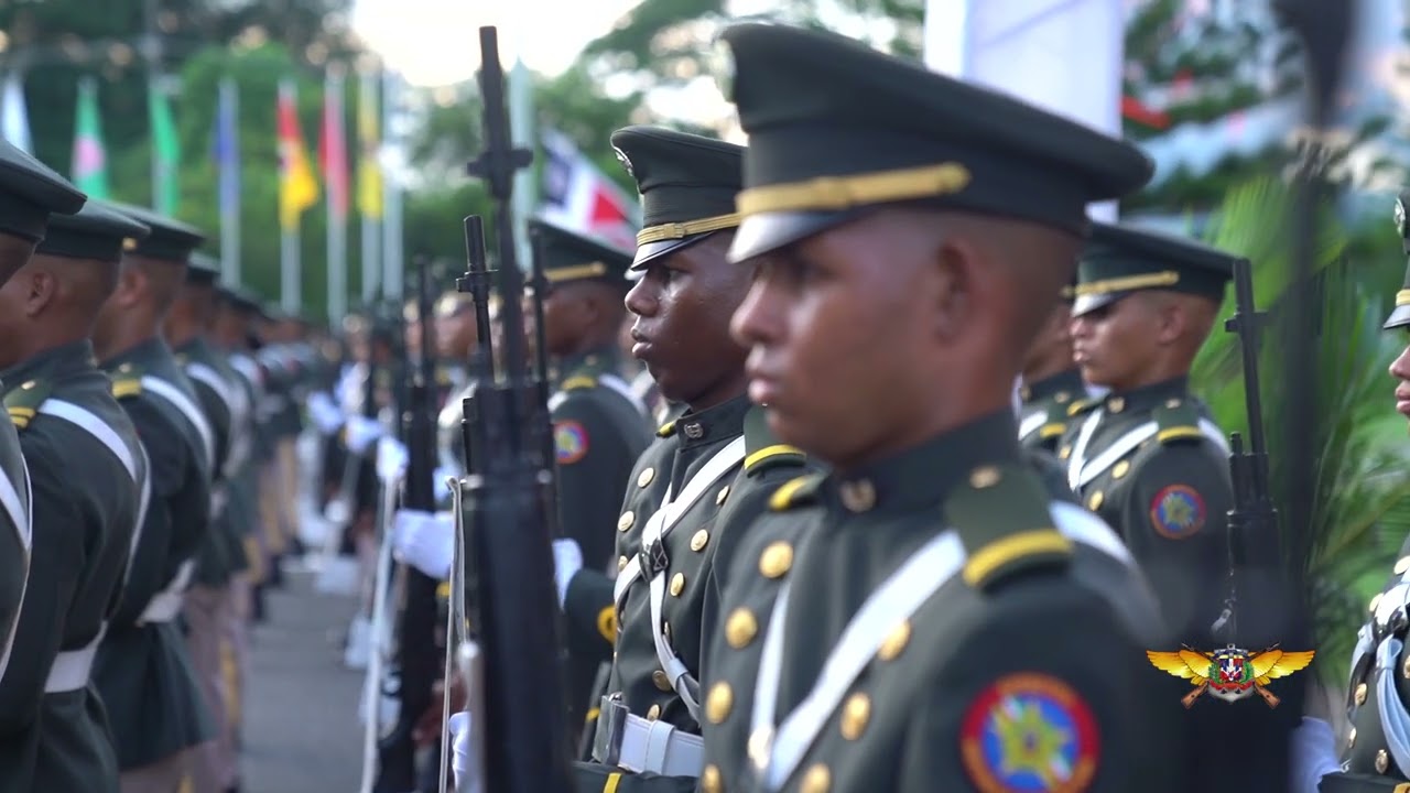 Ministro de Defensa asiste a graduación Academia Militar “Batalla de las Carreras” del Ejército