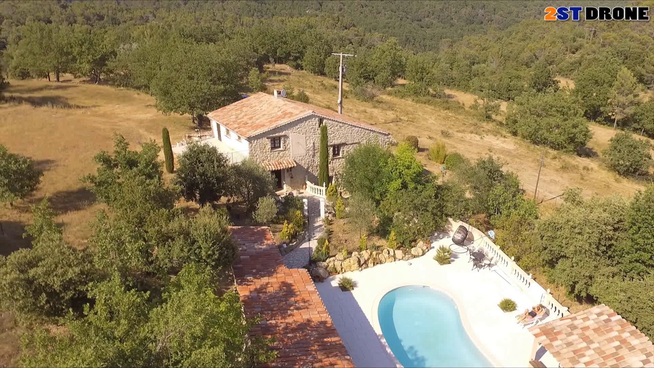 QUELQUE PART A CHATEAUDOUBLE VAR