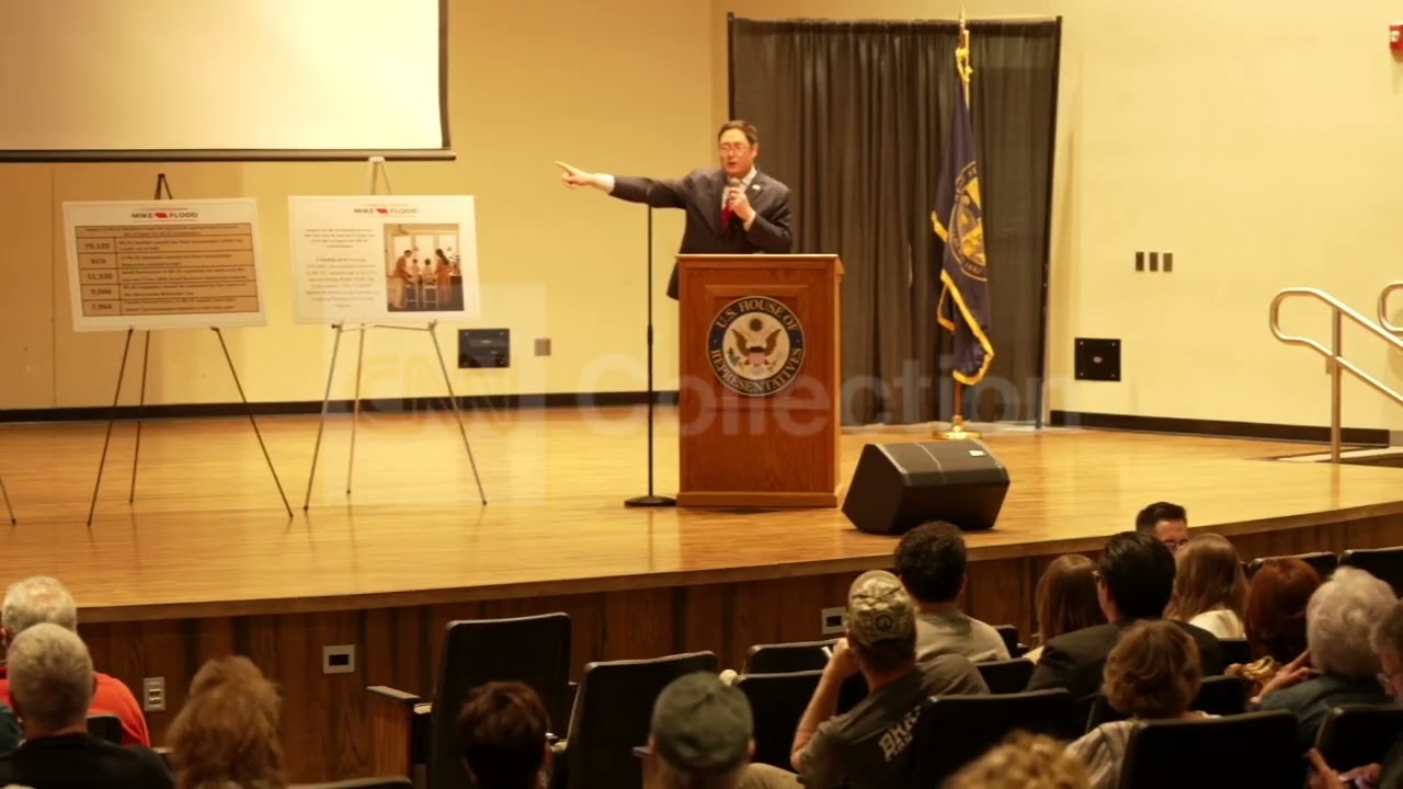 Attendees at Nebraska town hall chant 