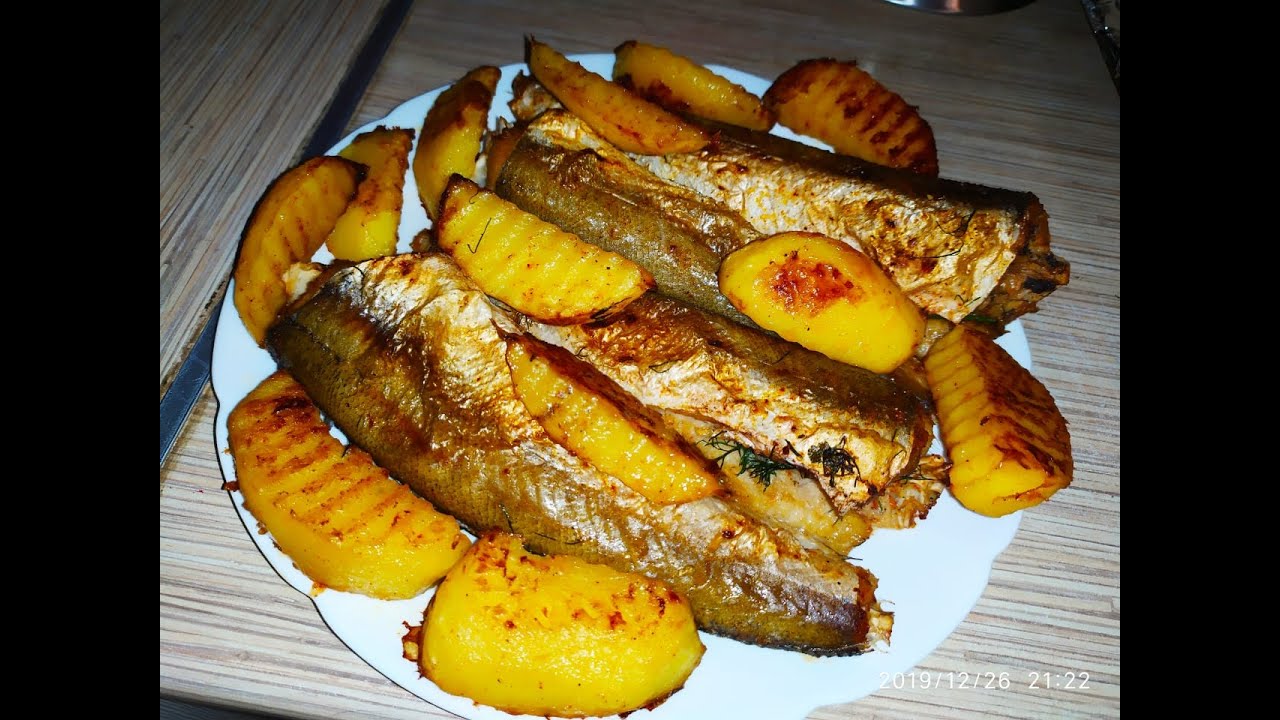 Хек с картошкой в духовке