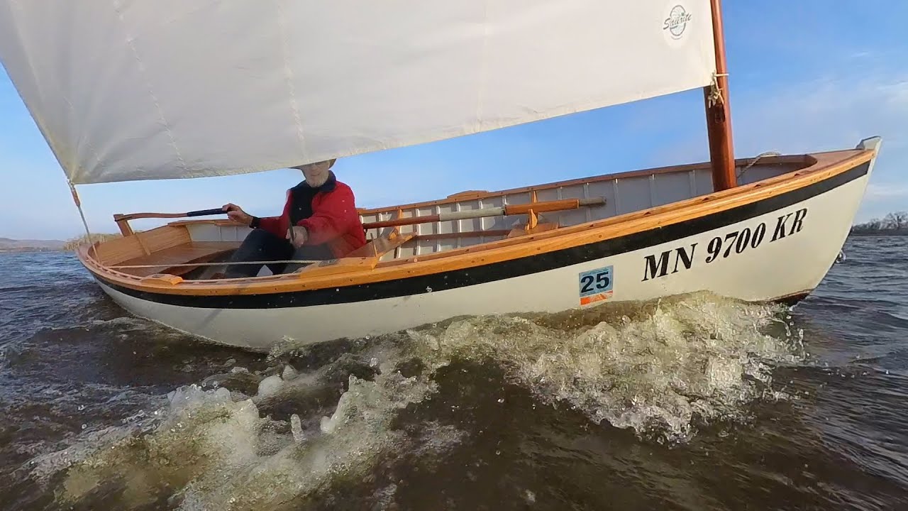 Rowing & sailing a Catspaw dinghy
