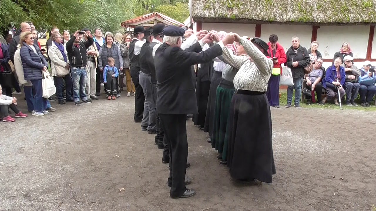 Väva vadmal från Vartofta (variant) - Skansen 2019 (musik: Liten morgonmazurka)
