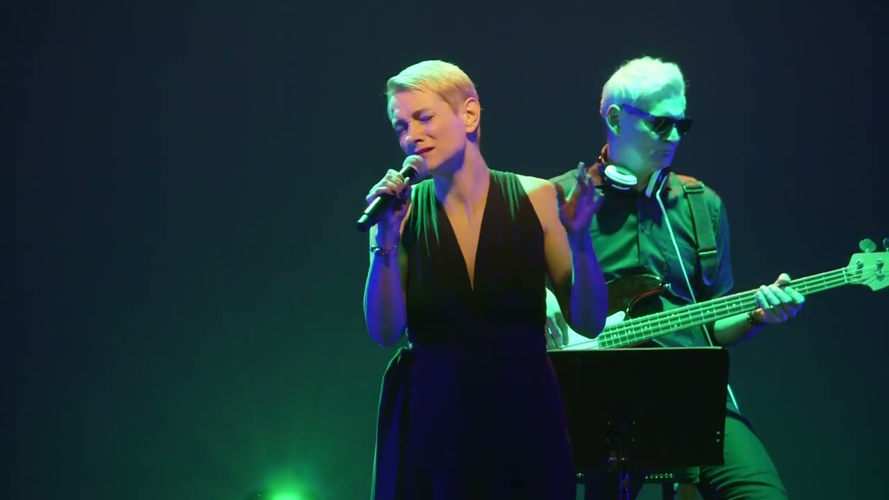 Blue Sounds - Jesteś o tyle spojrzeń ode mnie BACZYŃSKI MUZYCZNIE