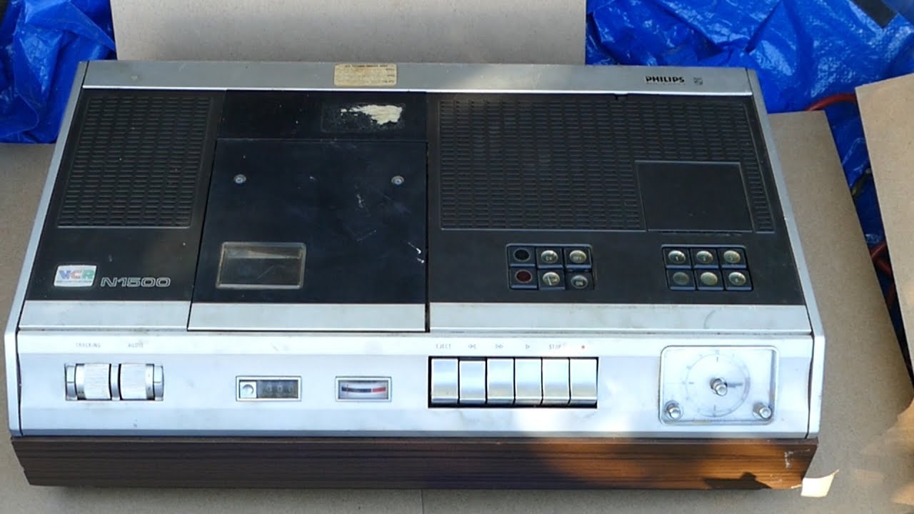 Ранний формат видеомагнитофонов Philips, также известный как N1500, N1700, SVC.