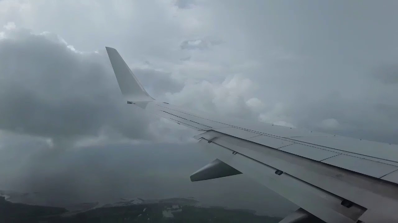 Full flight on Virgin Australia from Brisbane to Nadi Fiji.