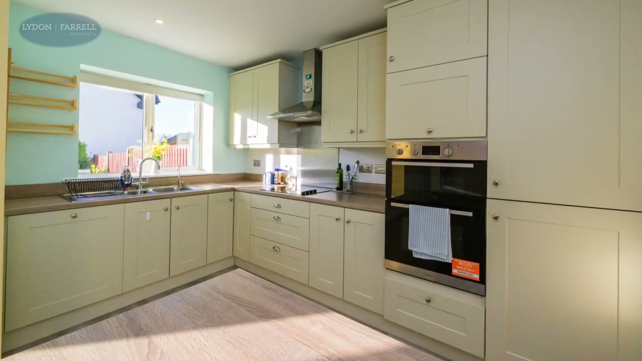 13 Cois Glaisin Lawn