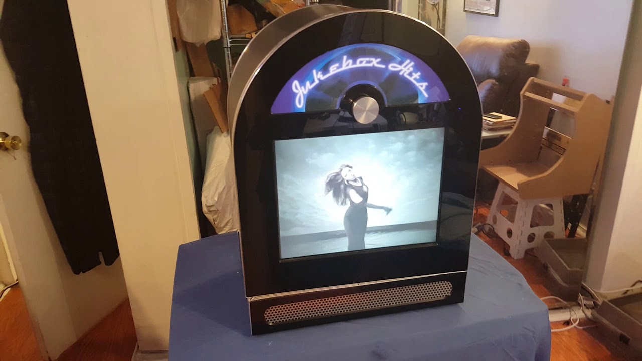 touchscreen music video jukebox has over 1,000 albums