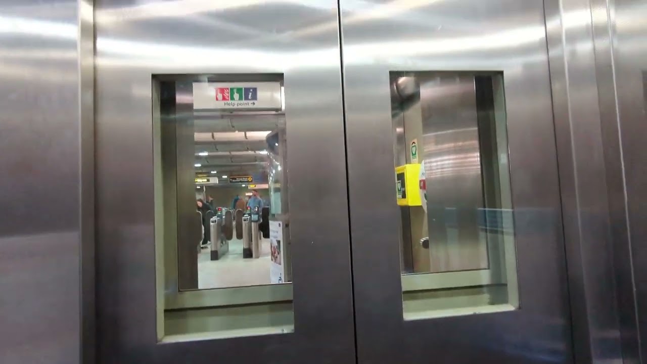 Accord traction lifts @ London Bridge Underground