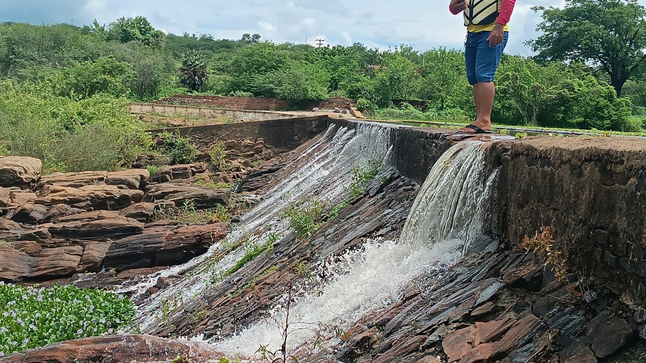 BARRAGEM CREBILOM SOBRE O RIO JAGUARIBE COMEÇA A TRANSBORDAR HOJE 14.02.2026