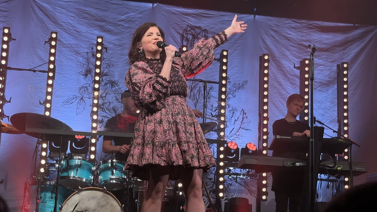 Suvi Teräsniska - Uusi aamunkoi (Live) - Salo 1/3/2024