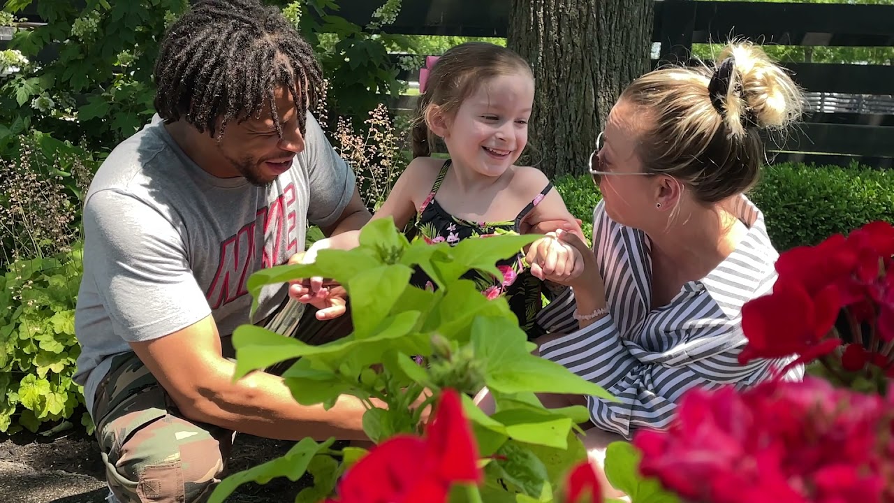 Kaley Cuoco meets up with some patients from Kentucky Children's Hospital