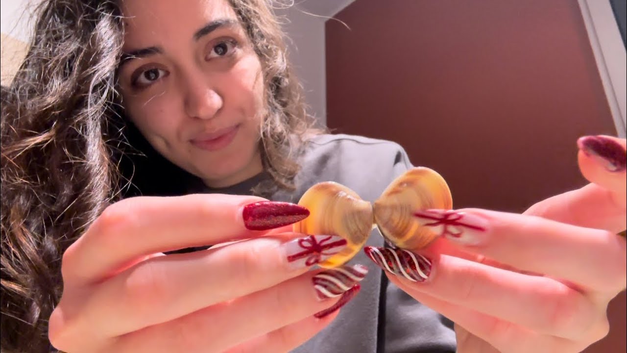 asmr tapping and scratching on mussels and a little nails tapping