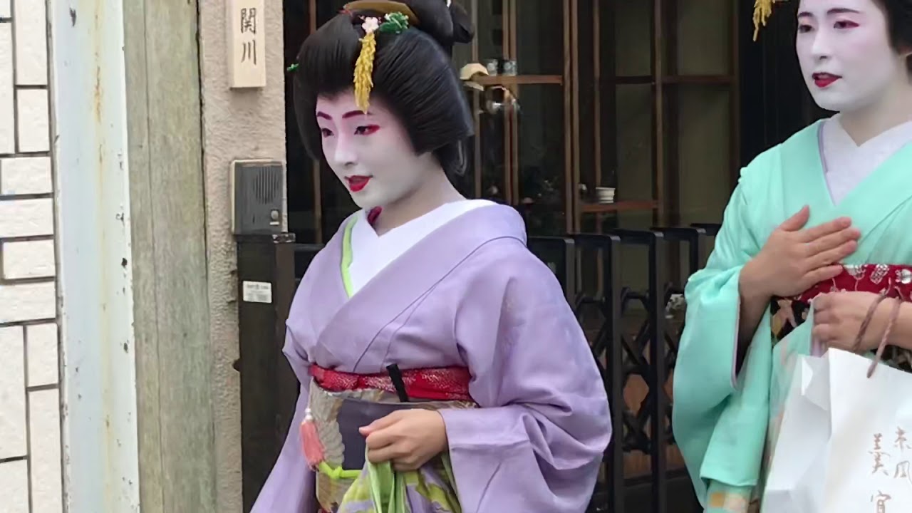 舞妓（Maiko）さん、芸妓（Geiko）さんの初寄り 2019