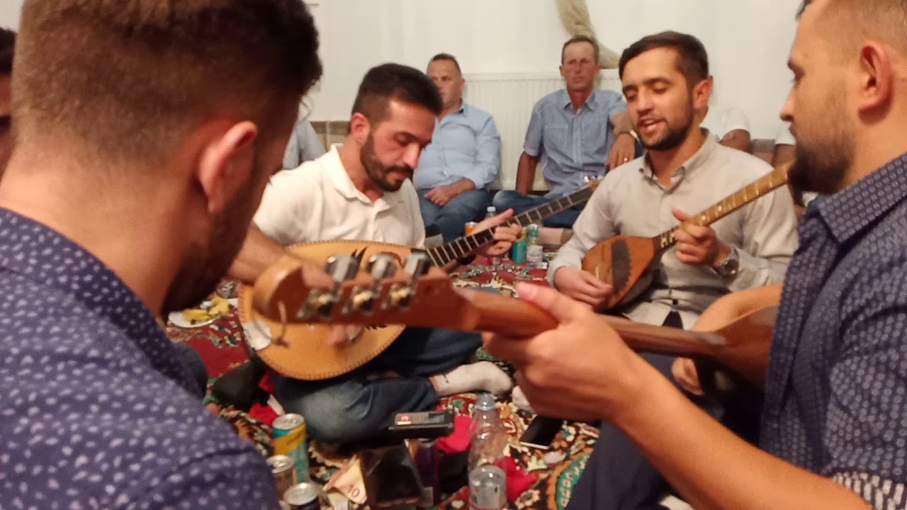 Mbi gollak shqiponja ndalit Zahir Pajaziti Xeni me Djemt e Beqes