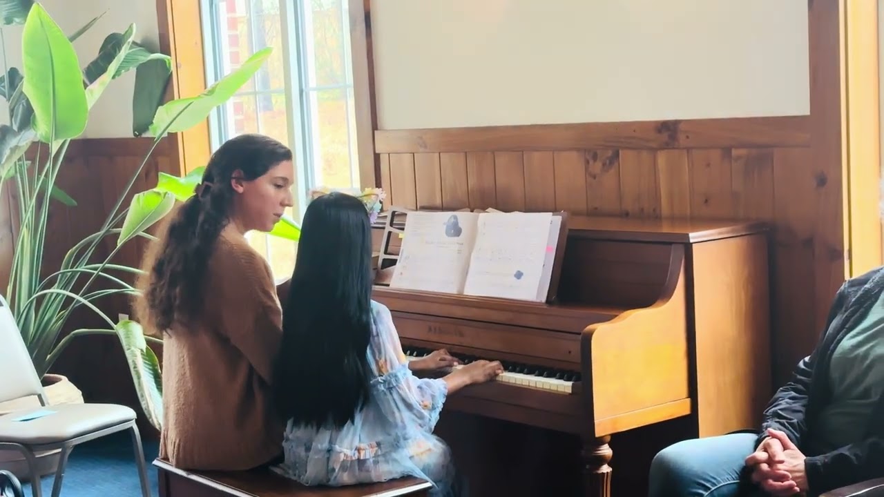 Ruhi’s twinkle twinkle little star piano performance at Assisted Living!       
