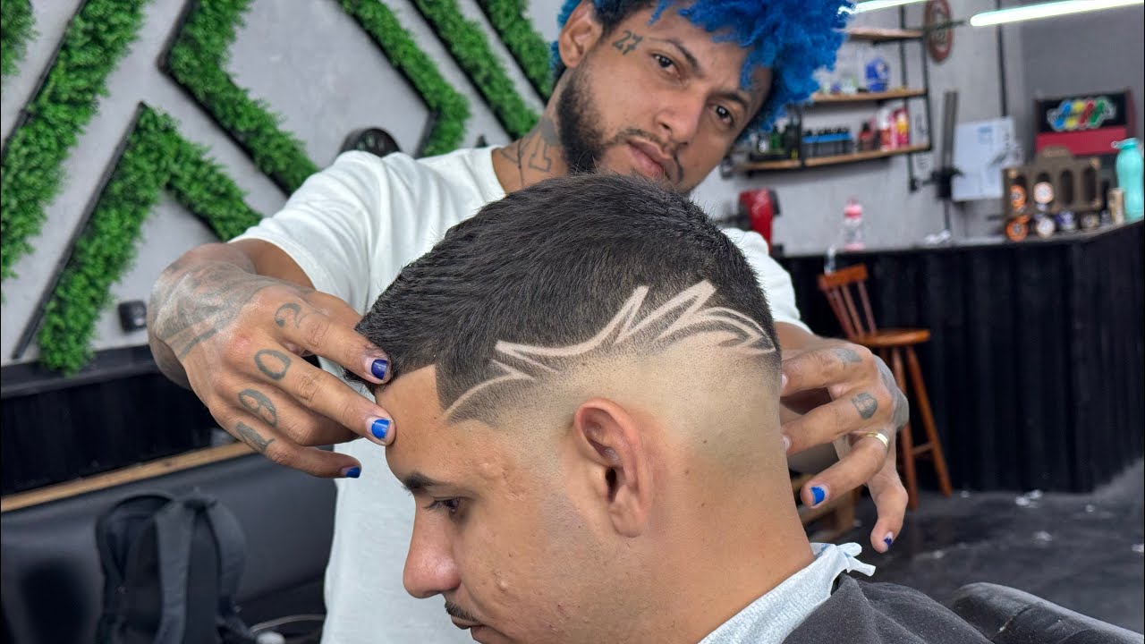 Como fazer degradê, freestyle fácil. #barbershop #barber