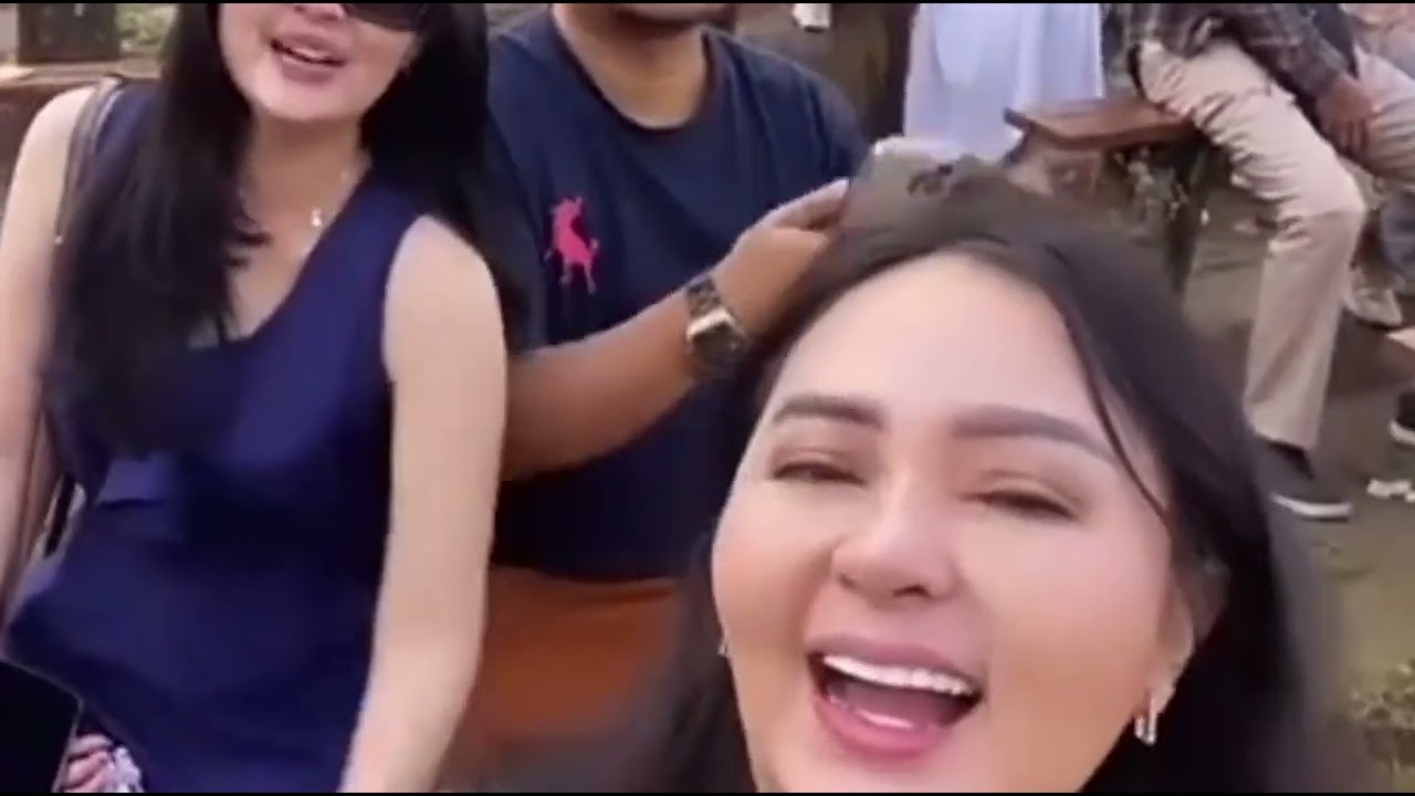 Dibalik SenyumMu Kau Simpan Dusta - Official Song