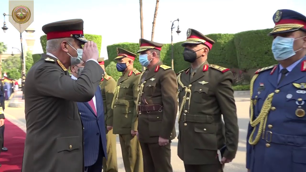 وزير الدفاع يلتقي نظيره المصري ويطلع على المعدات العسكرية المصرية