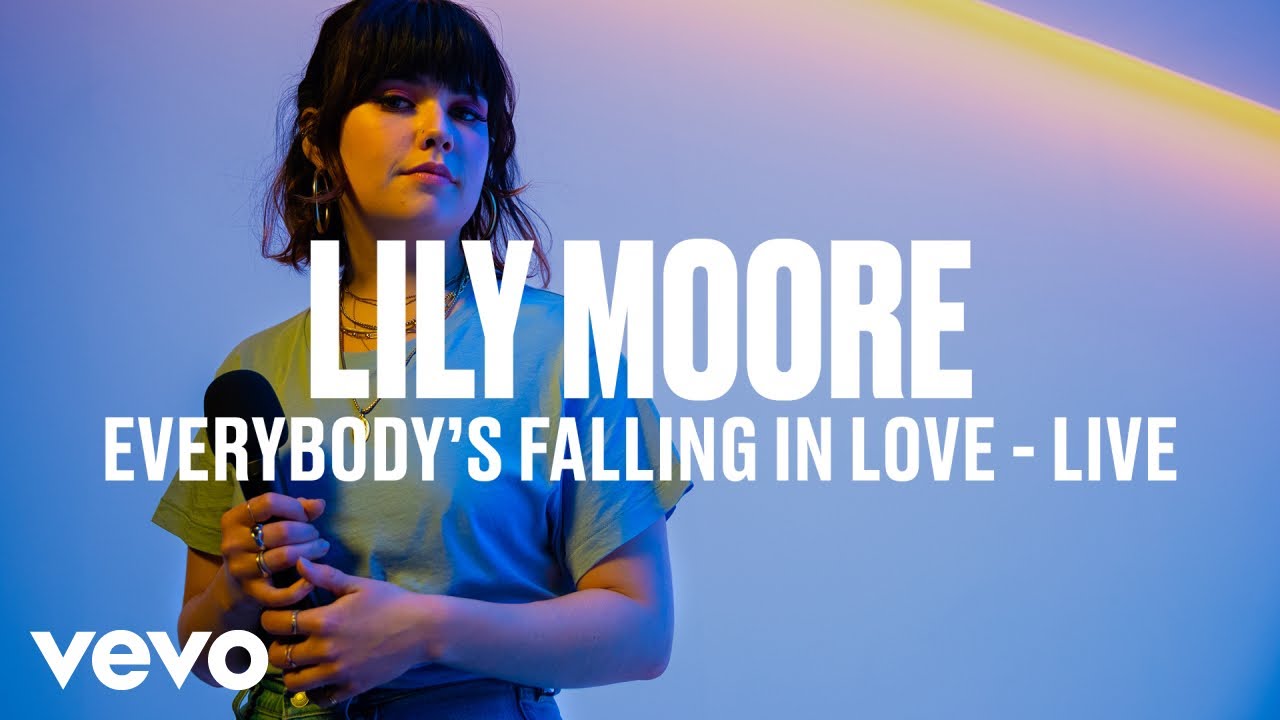 Lily Moore - Everybody's Falling In Love (Live | Vevo DSCVR)
