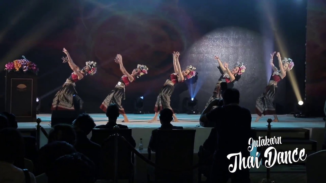 เซิ้งอีสาน ลำเพลิน  จัดการแสดงโดยครูจูนจุฑากาญจน์