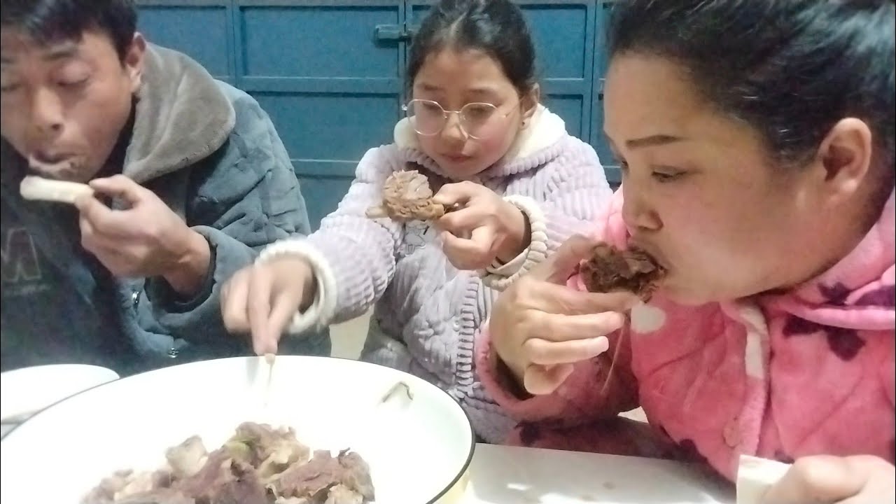 Nấu Nồi Bò Hầm, Ba Nhù Nhù Đi Làm Quảng Tây.