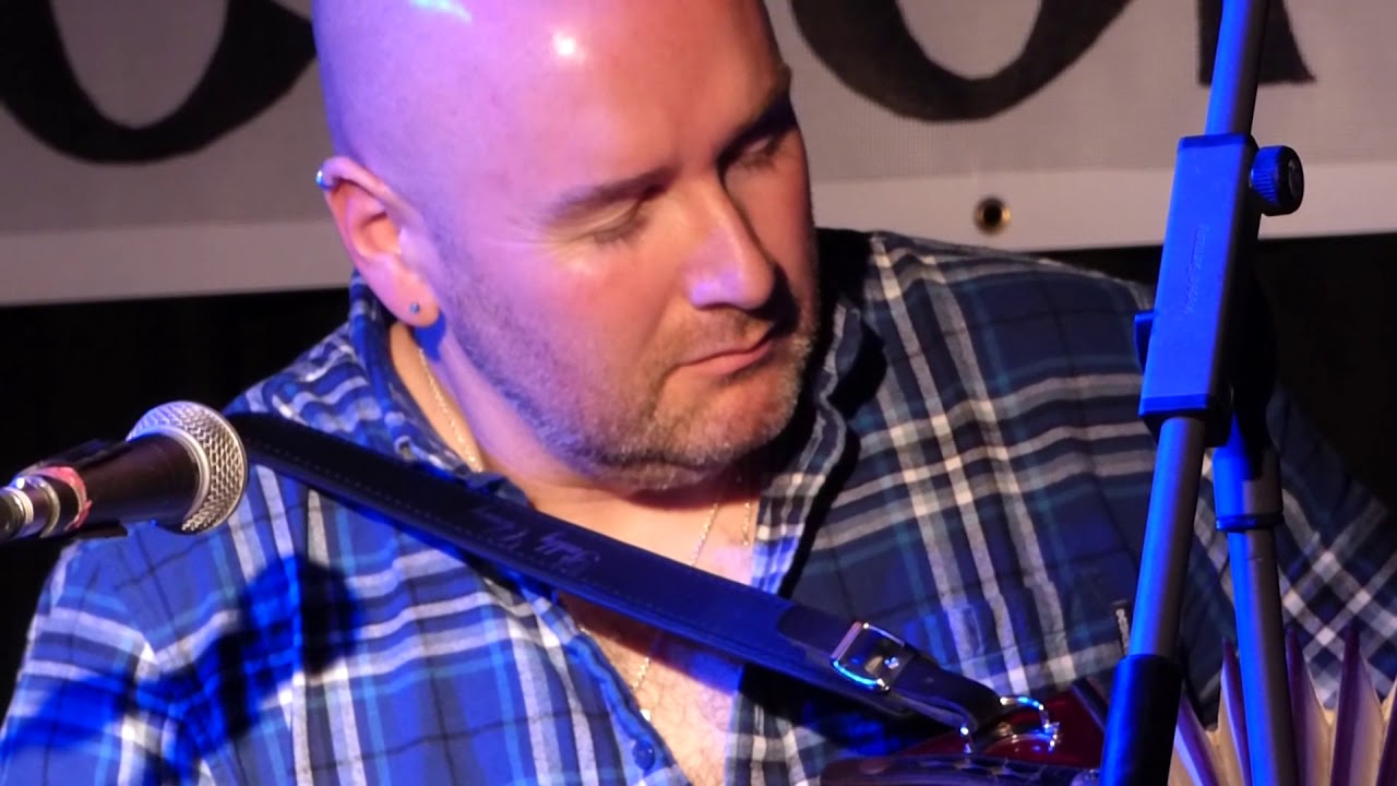 DEREK HICKEY - She Lived Beside the Anner -  39th Cork Folk Festival, Ireland, 07.10.18.