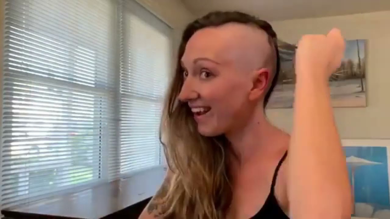 Woman Headshave (Gold Buzzcut)