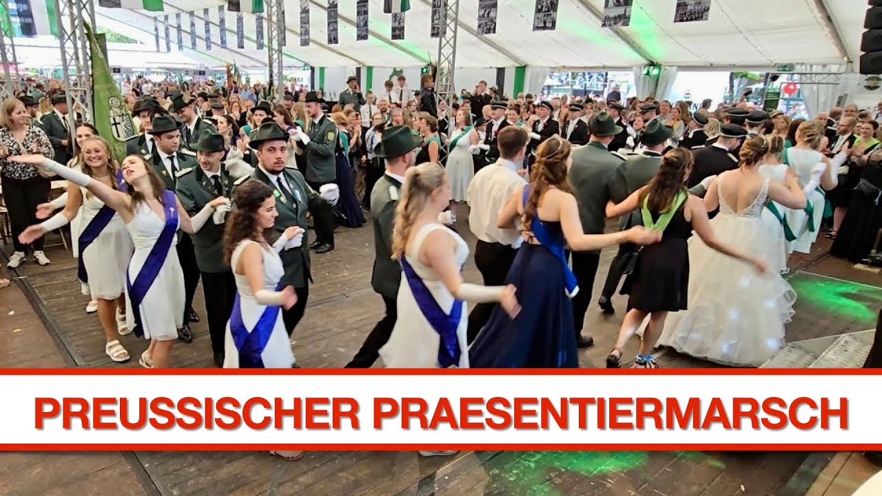 Neheim Jägerfest 2025 - Jägerkönigspaar und Königspaare Auszug aus dem Festzelt. / 17. August (4K)