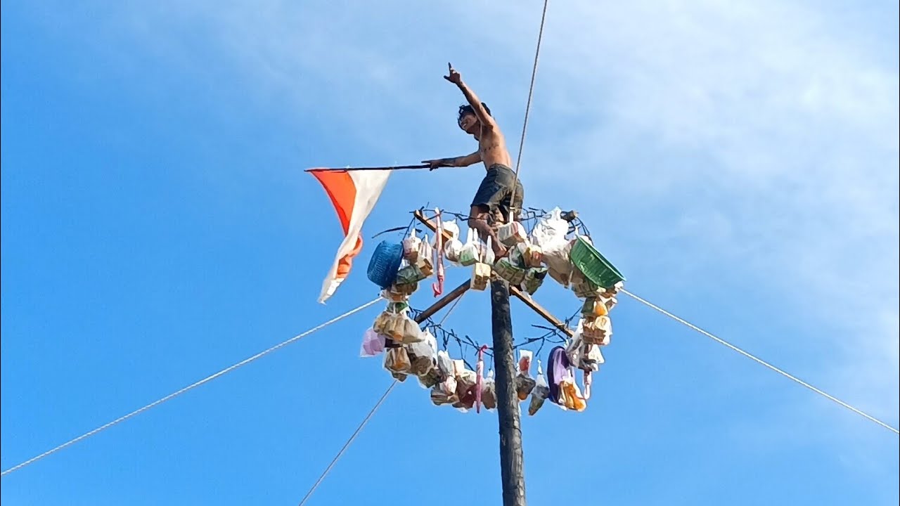 Panjat Pinang Bukit Tiga Singkawang || Lomba Agustusan 2024