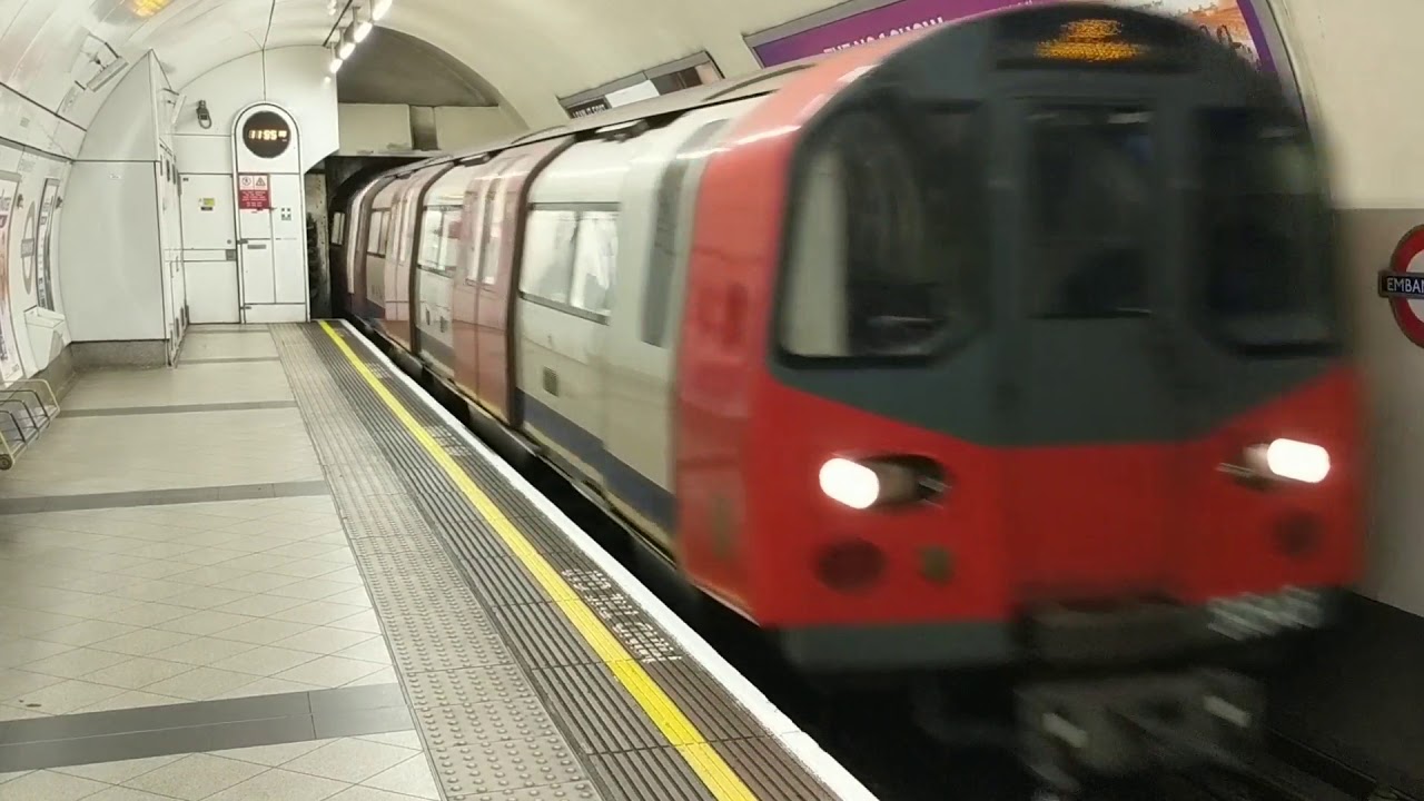 Embankment Station, Northern Line, southbound, London Underground tube trains