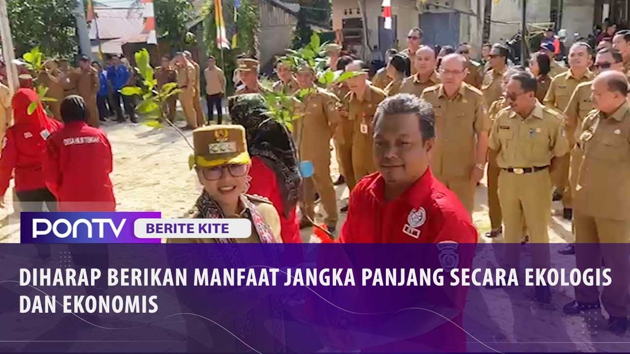 Hijaukan Desa dan Tingkatkan Ekonomi, KPH Landak Bagikan Bibit Buah