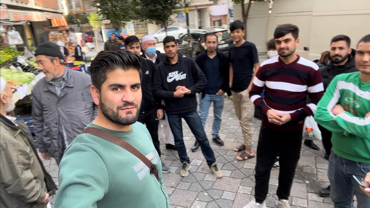 همایون افغان با افغانهای زیتون برنو،